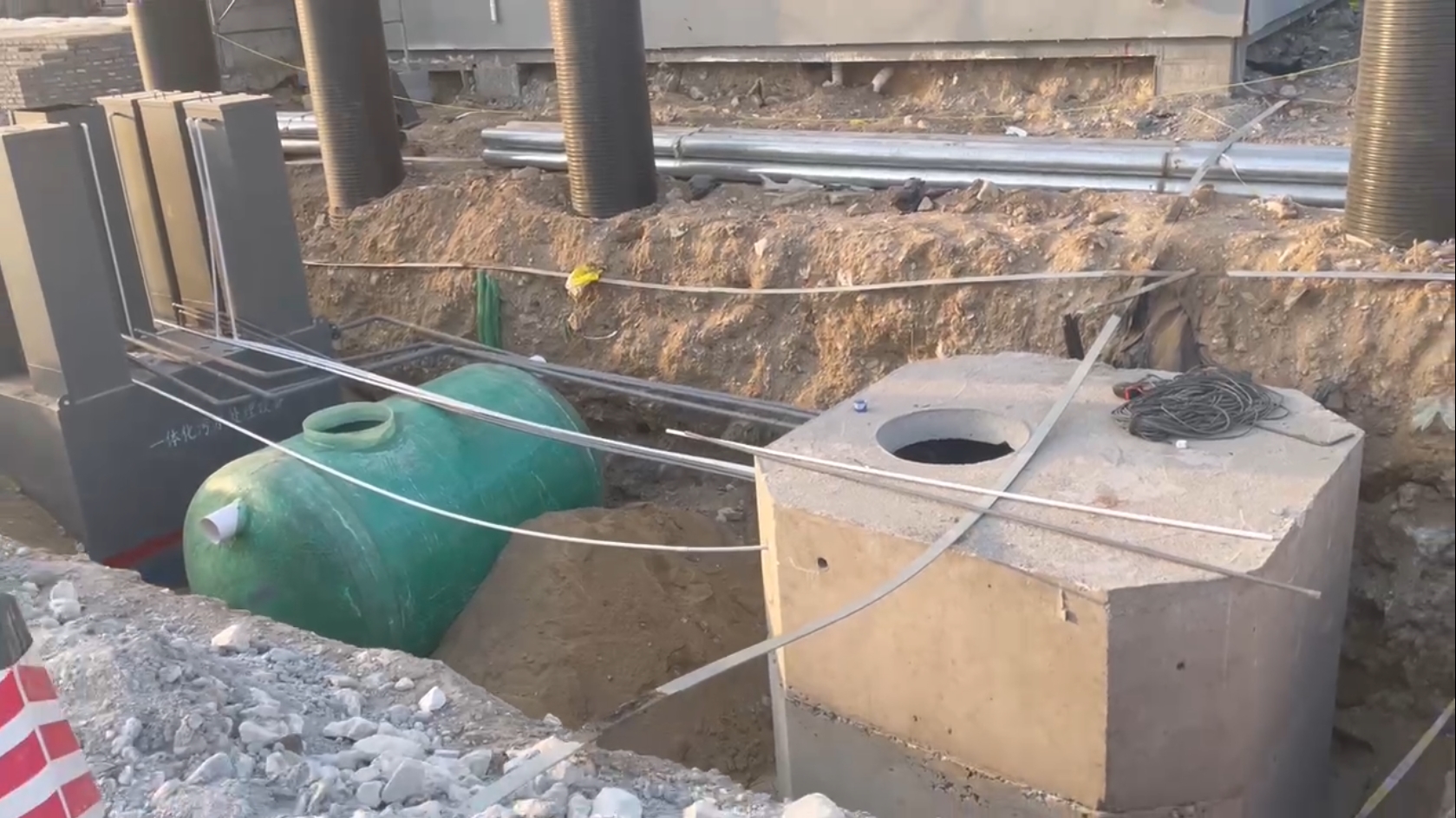 一體化污水處理設備安裝現場